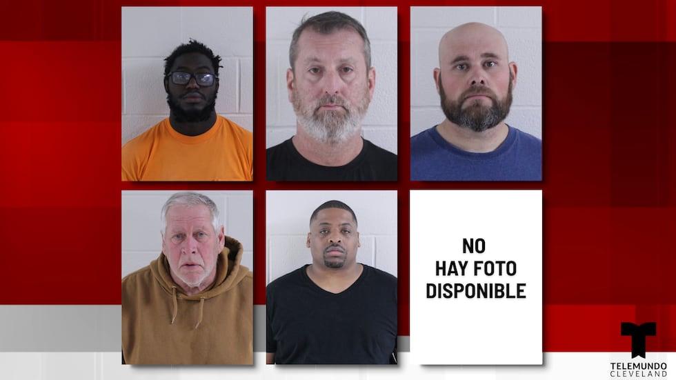 Steven Shilliday (arriba a la izquierda), Mark Gamble (arriba al centro), Scott Stolcals...