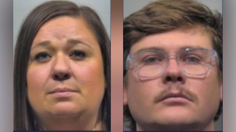 Brady Burr, el padre de la menor, y Abby Bradstreet enfrentan cargos por abuso infantil y...