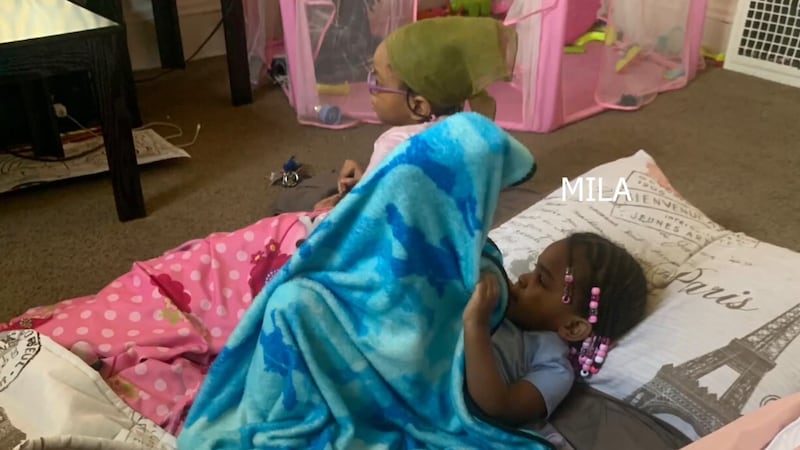 Amor Wilson y Mila Chatman recibieron su último adiós en un funeral que el pastor Kyle Earley...