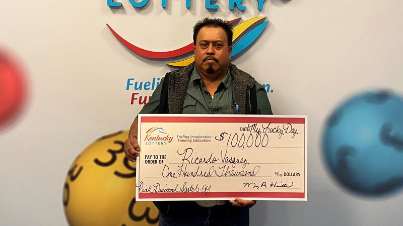 Ricardo Vásquez compró un ticket del juego Pink Diamond el mes pasado en la tienda de una...