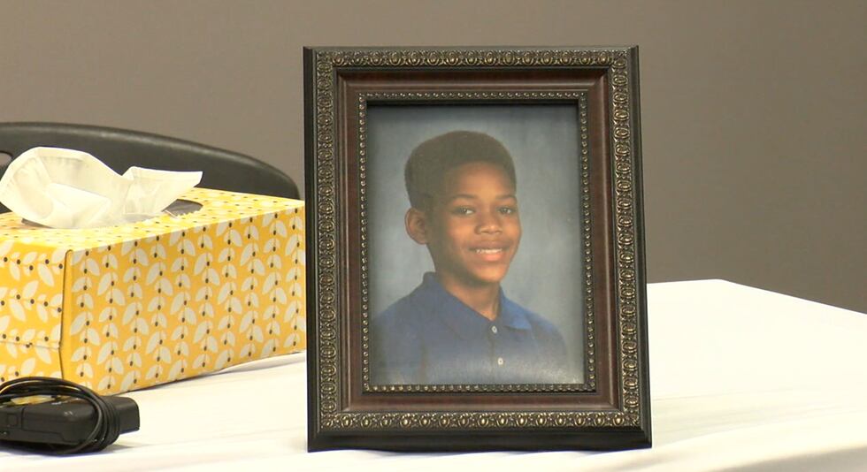 Policía de Akron bajo investigación tras la muerte de una joven de 15 años