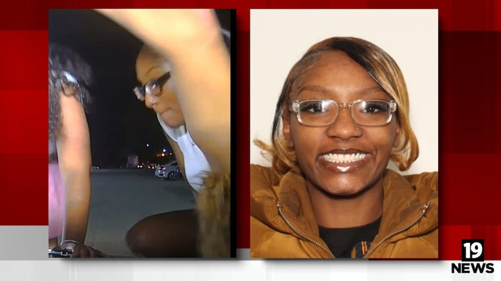 La policía informó que la tercera mujer fue identificada como Gionni Barnes, de 22 años,...