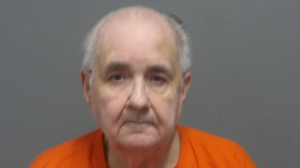 Merwyn Ellis Lancaster, de 84 años y residente de Brook Park, fue acusado de violación:...