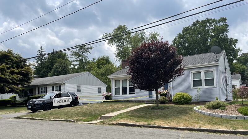 Tres niños y su madre fueron encontrados muertos en una casa en Danbury el miércoles.