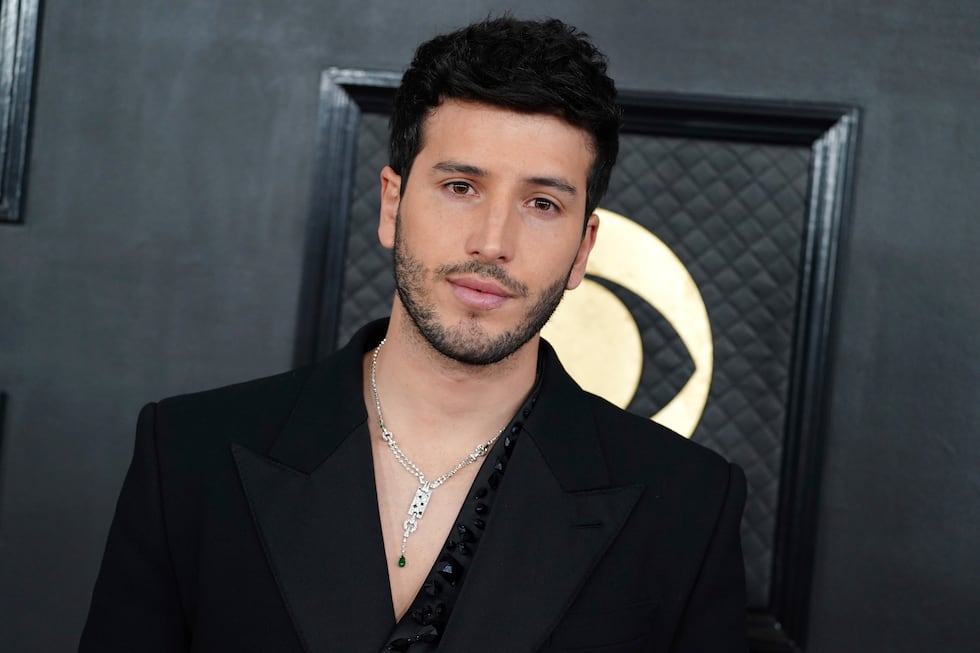 ARCHIVO - Sebastián Yatra llega a la 65a entrega anual del Grammy el 5 de febrero de 2023 en...