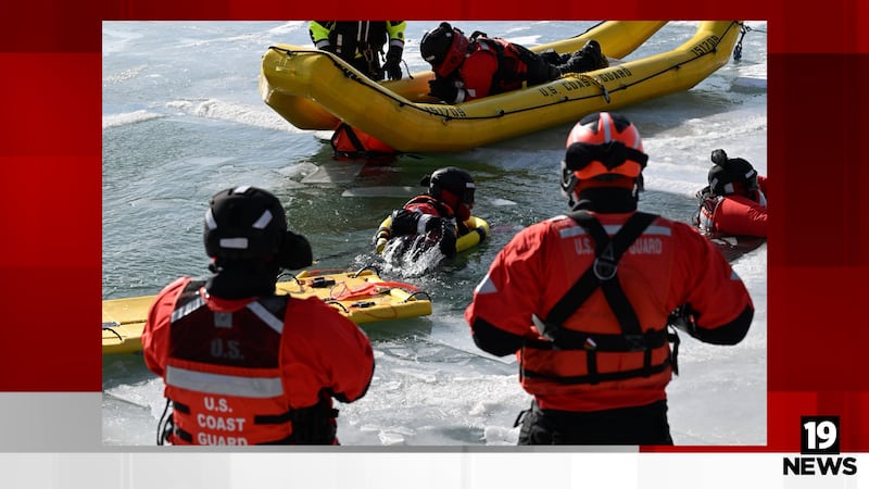 “Ningún hielo es seguro”: La Guardia Costera de EE. UU. comparte consejos de seguridad ante el...