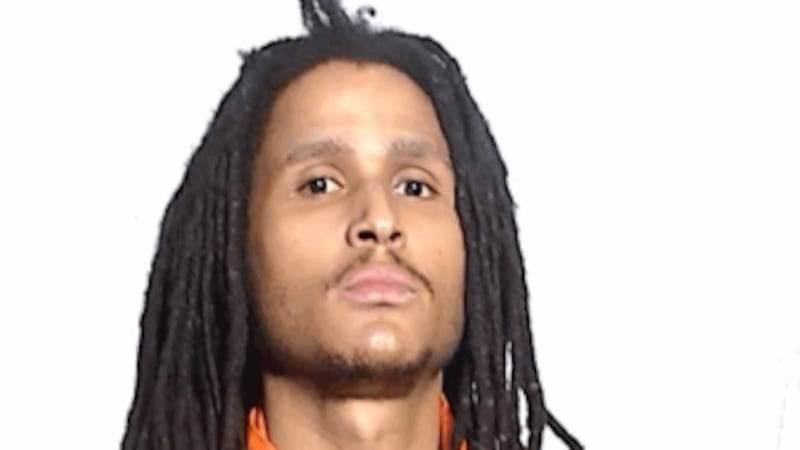 Trey Radford, de 27 años, enfrenta cargos por realizar una amenaza terrorista tras...