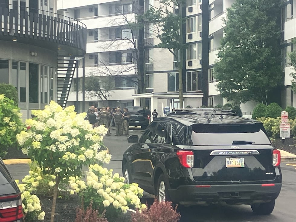 Massive police presence at Euclid apartment complex