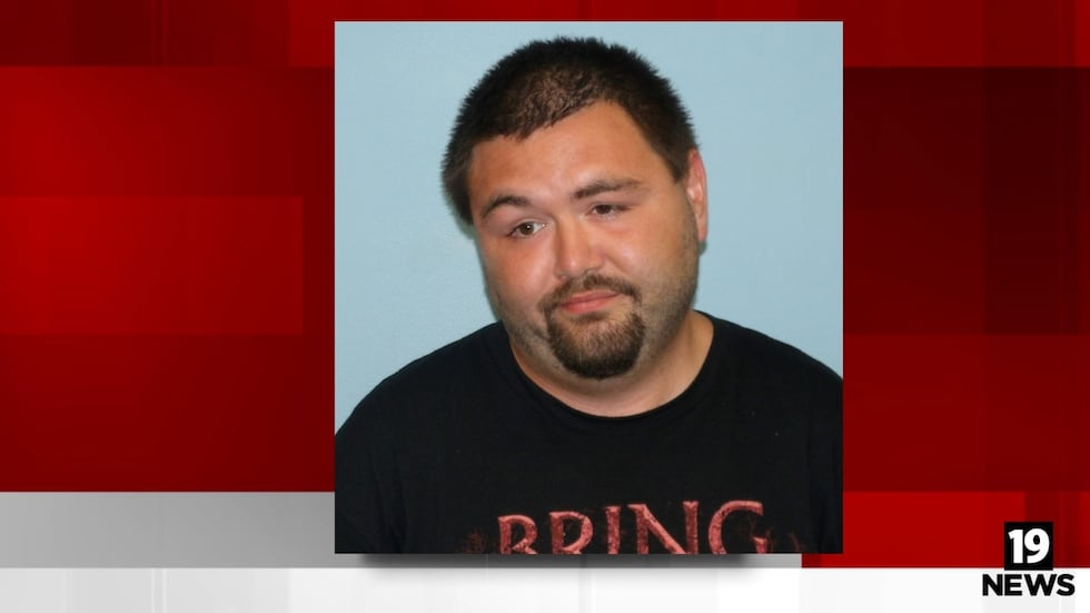 Los oficiales agregaron que Dominic Anthony Sacco, de 27 años, fue identificado positivamente...