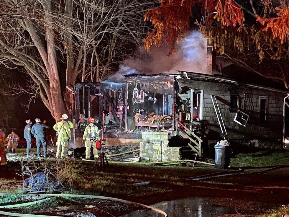 Varias mascotas desaparecieron tras un incendio en una vivienda en State Line Rd.