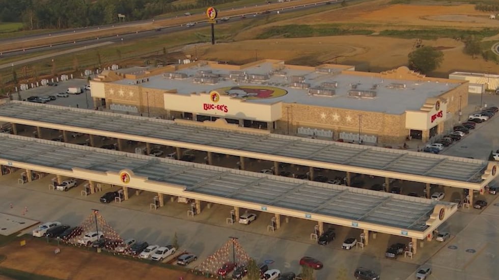 Buc-ee’s ubicado en 8245 Firetower Road, en el condado de Harrison, Mississippi