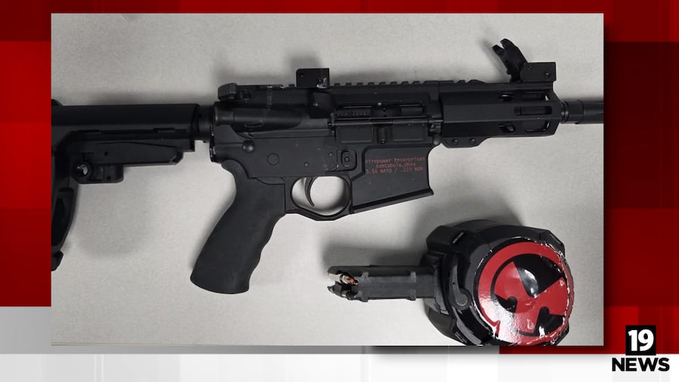 Detectives de la policía de Euclid arrestaron recientemente a un presunto narcotraficante tras...