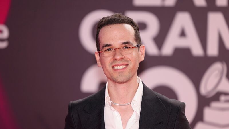 Edgar Barrera llega a la 24a entrega anual del Latin Grammy en Sevilla, España el 16 de...