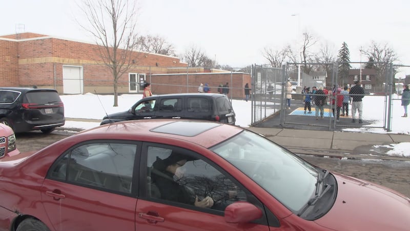 Escuelas se preparan para posibles redadas de ICE