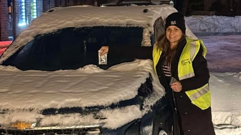 Las "Hadas de los Bares" agradecen con tarjetas de regalo a quienes no condujeron bajo los...