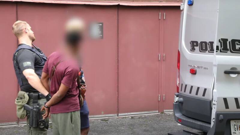 Operation Cross Country es un esfuerzo nacional del FBI para descubrir a los traficantes...