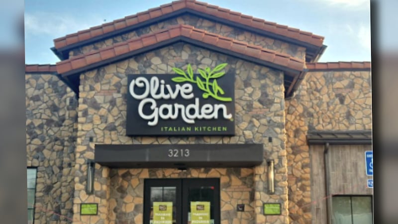 2 hombres baleados en el Olive Garden de Warrensville Heights