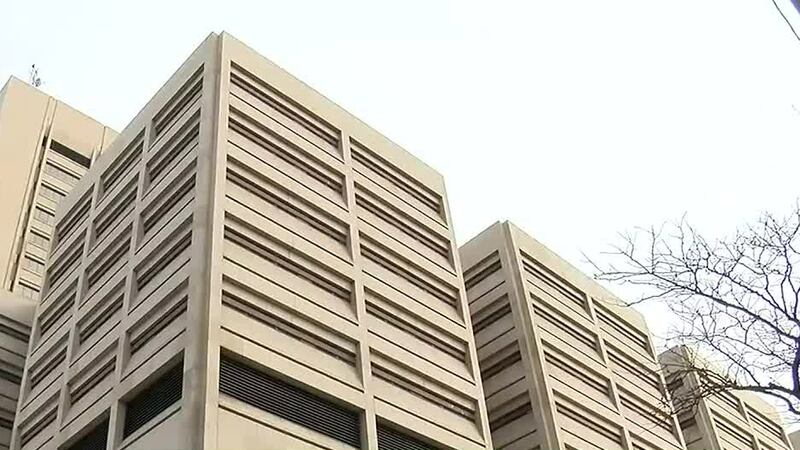 La Cárcel del Condado de Cuyahoga reanudará las visitas presenciales por primera vez desde la...