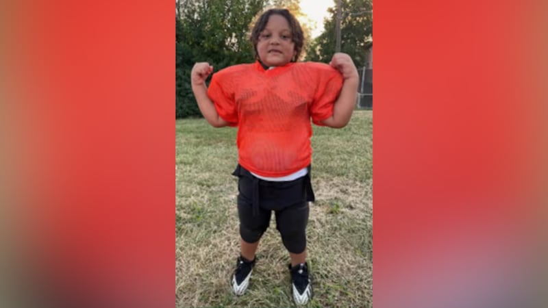 Jojo, de siete años, estaba en el asiento trasero de un vehículo en la Interestatal 75 cuando...