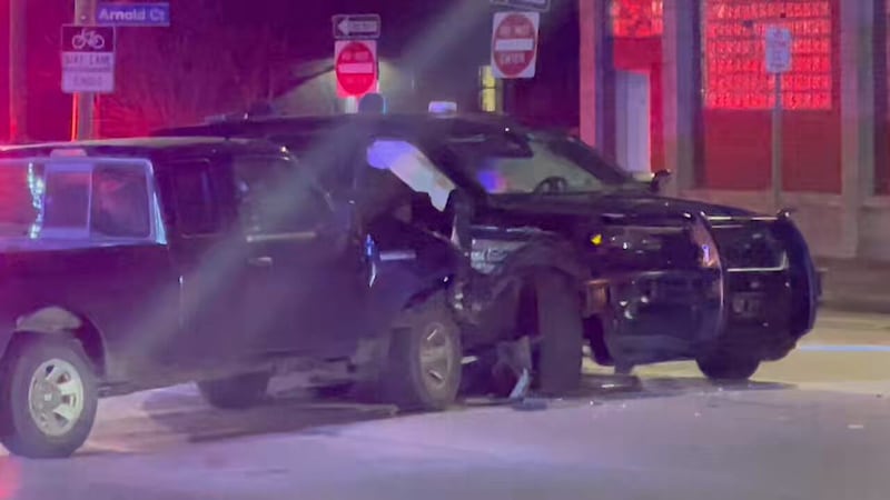 2 Cuyahoga County Sheriff’s deputies injured after crash with stolen car