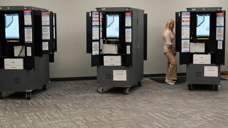 ELECCIONES 2024: ¿Son seguras las máquinas de votación?