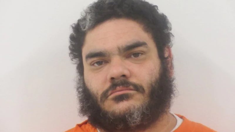 El hombre acusado de disparar fatalmente a cuatro miembros de su propia familia y herir a su...