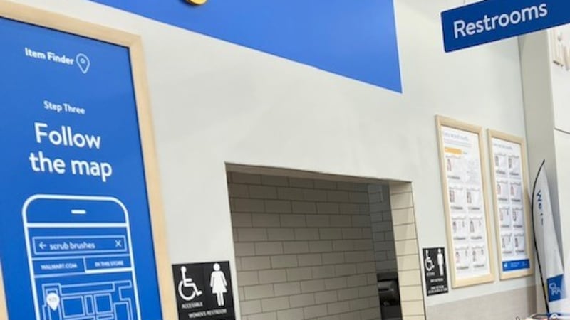 Los baños de la tienda Walmart de Decatur.