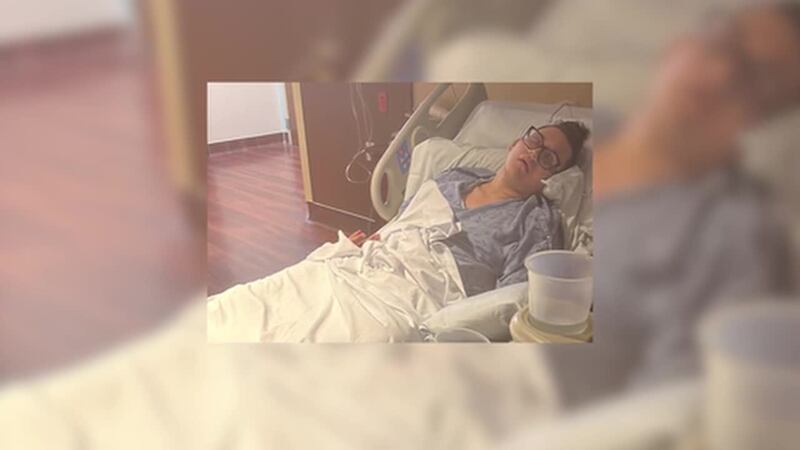 Algunos detenidos aseguran que sus problemas médicos se agravan mientras esperan que avance su...