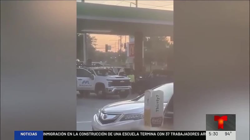 Un testigo dijo que no vio logos en los vehículos donde iban los agentes federales y sólo uno...