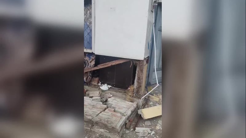 Video muestra la magnitud del poderoso sismo de 7.7 que azotó Indonesia la madrugada del...